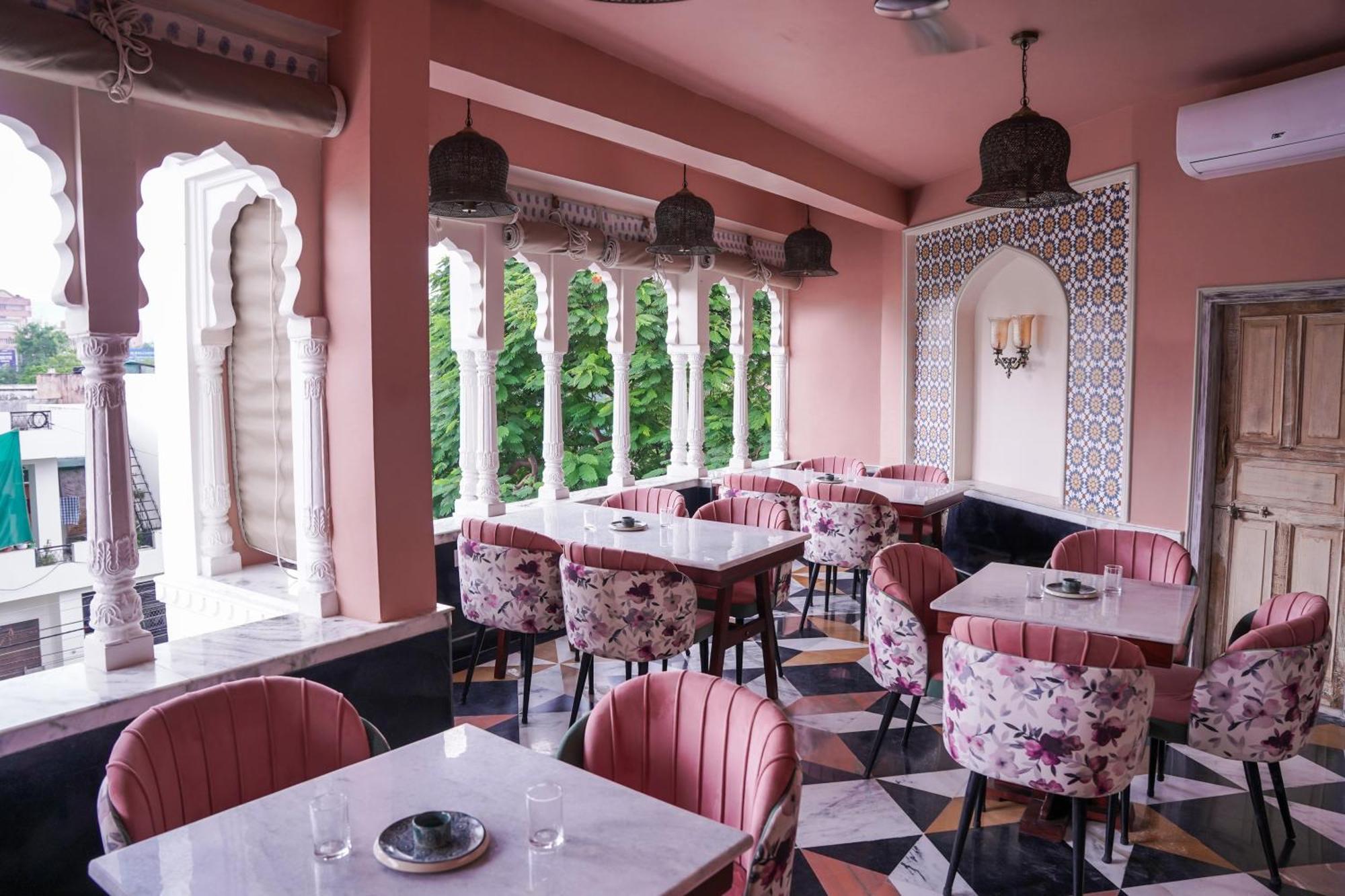 Dev Mahal - A Boutique Heritage Hotel Jaipur Buitenkant foto
