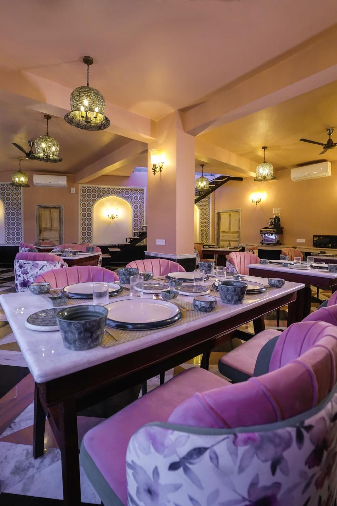 Dev Mahal - A Boutique Heritage Hotel Jaipur Buitenkant foto