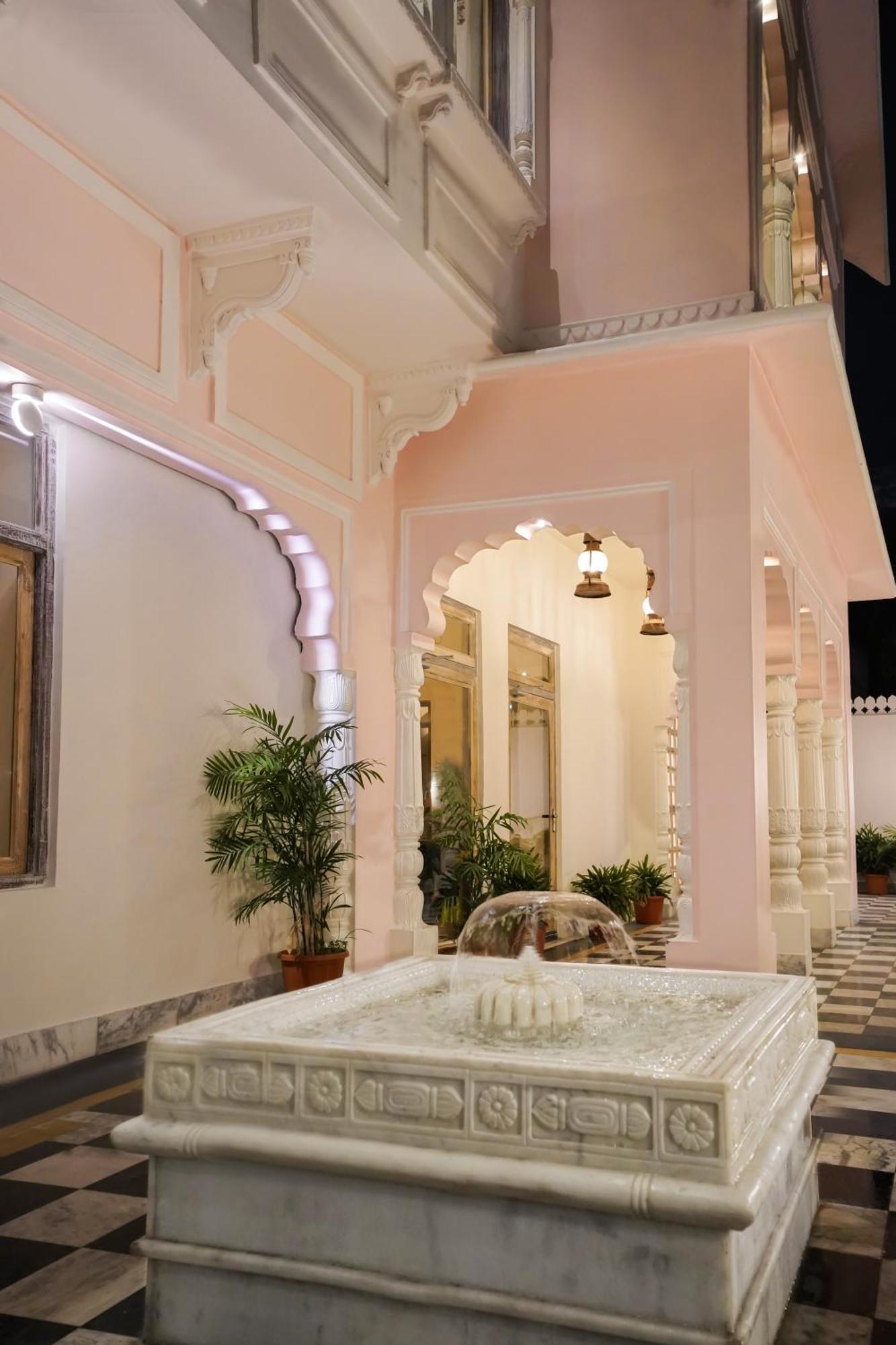 Dev Mahal - A Boutique Heritage Hotel Jaipur Buitenkant foto