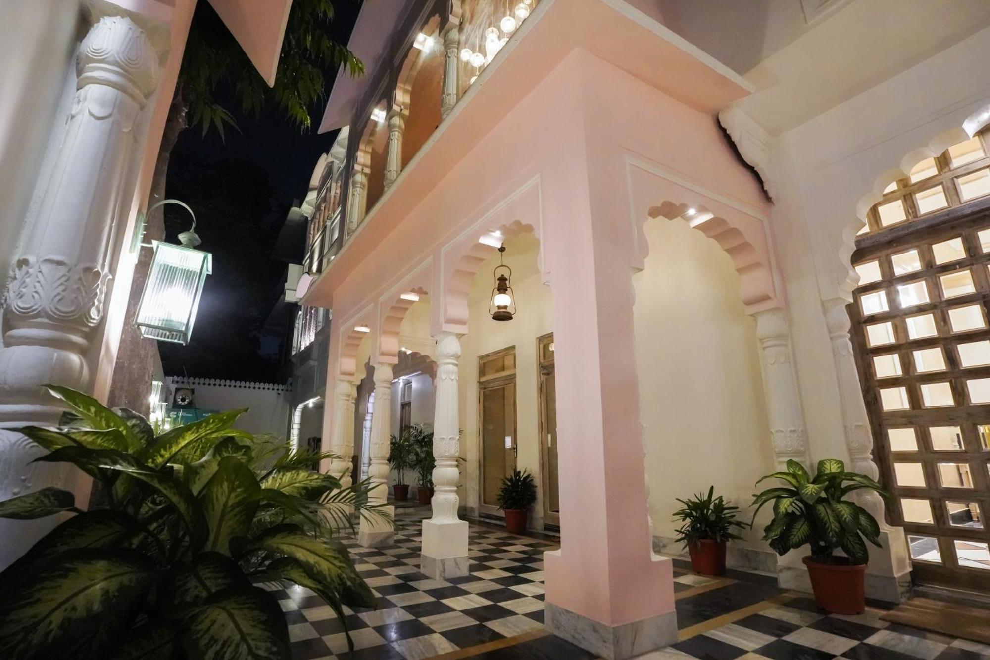 Dev Mahal - A Boutique Heritage Hotel Jaipur Buitenkant foto