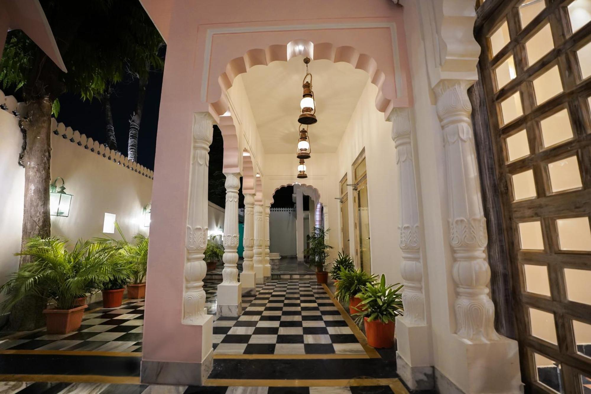 Dev Mahal - A Boutique Heritage Hotel Jaipur Buitenkant foto